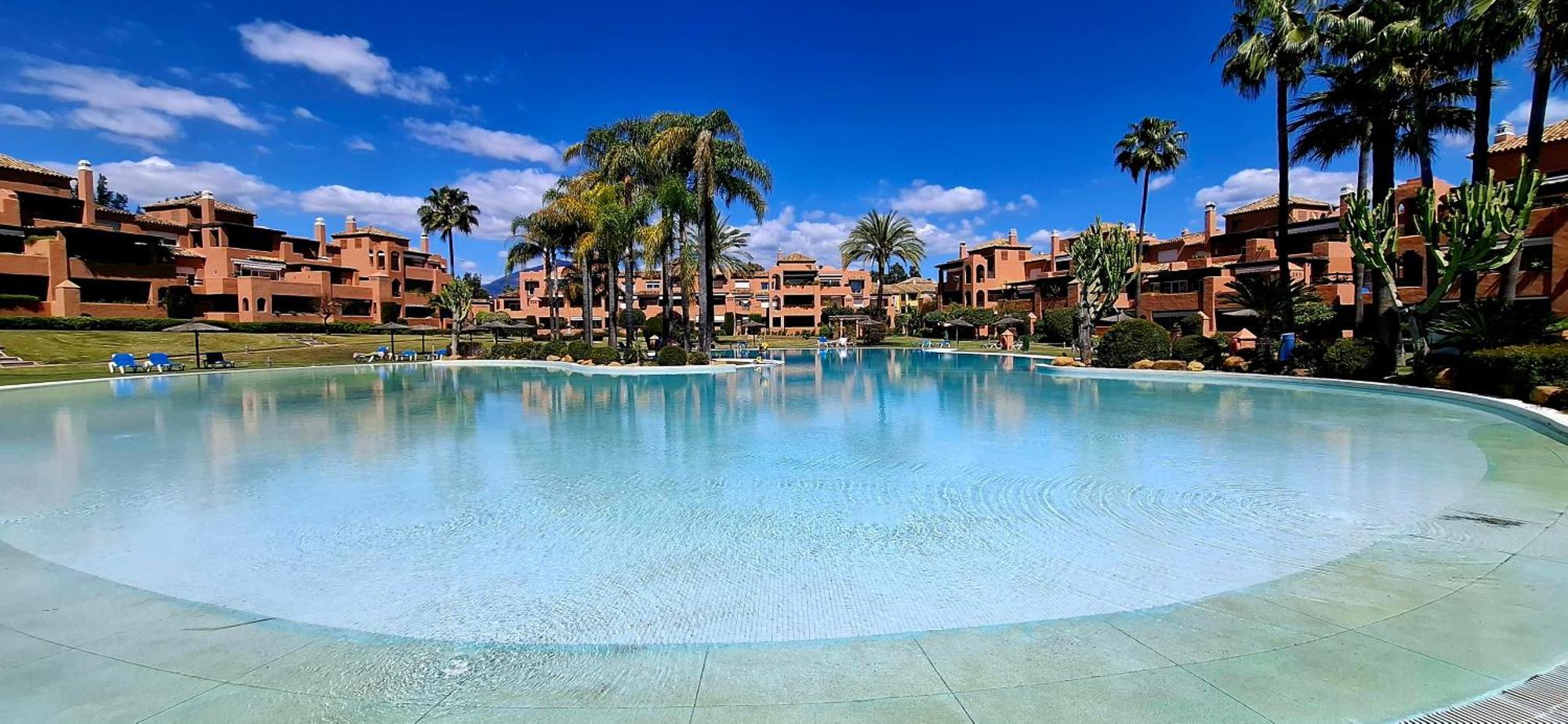 Alhambra Del Golf - Guadalmina Apartment Estepona Exterior photo